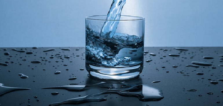 Un vaso de agua fresca